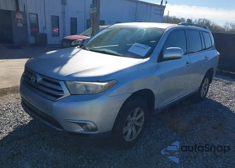 2013 Toyota Highlander Base Plus z USA, uszkodzony, nr VIN 5TDZA3EH2DS039339